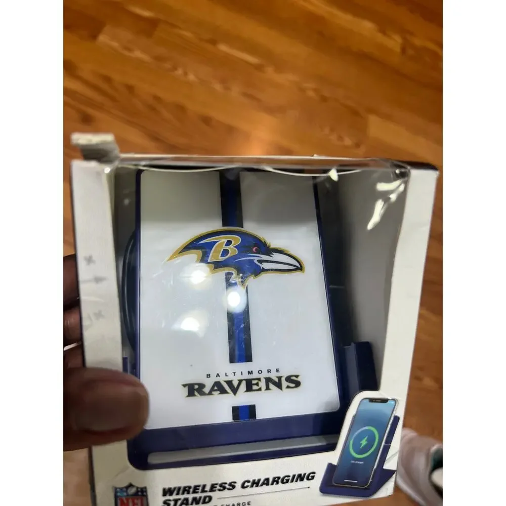 SOAR NFL Cell Phone Wireless Charging Stand V.4, Baltimore Ravens